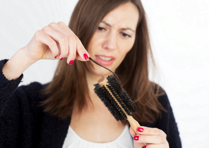 Выпадение волос часто обусловлено недостатком нужных веществ