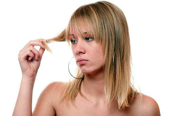 Если волосы плохо растут или секутся, нужно их подкормить